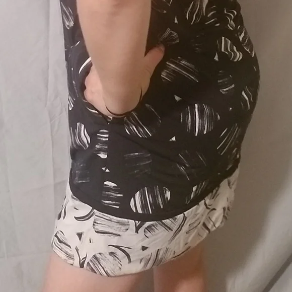 BCBGMaxAzria DRESS Authentic Designer Max Azria - Picture 4 of 6